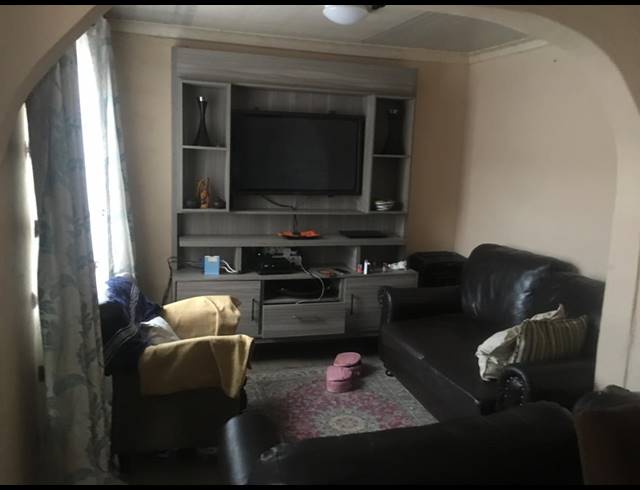 4 BEDROOM FREEHOLD FOR SALE IN PHILIPPI